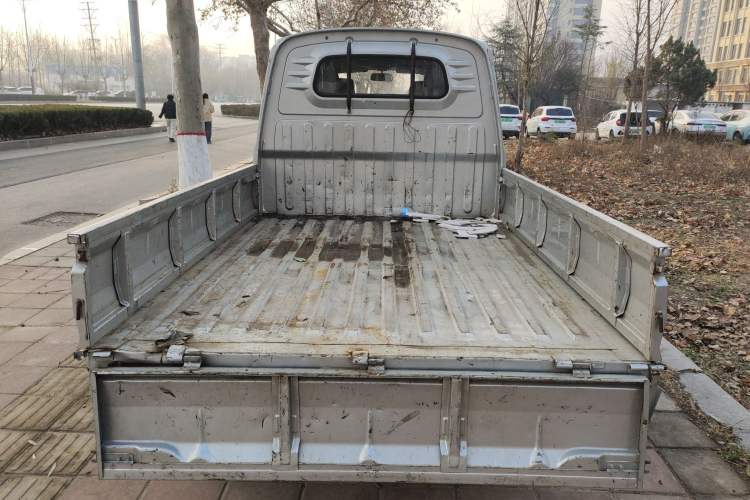 Used Wuling Rongguang Small Truck 2020 1.5L Base Version China VI Standard Double-Cab L3C Trunk