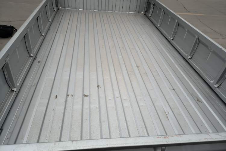 Used Wuling Rongguang Small Truck 2020 1.5L Base Version China VI Standard Single-Row L3C Trunk
