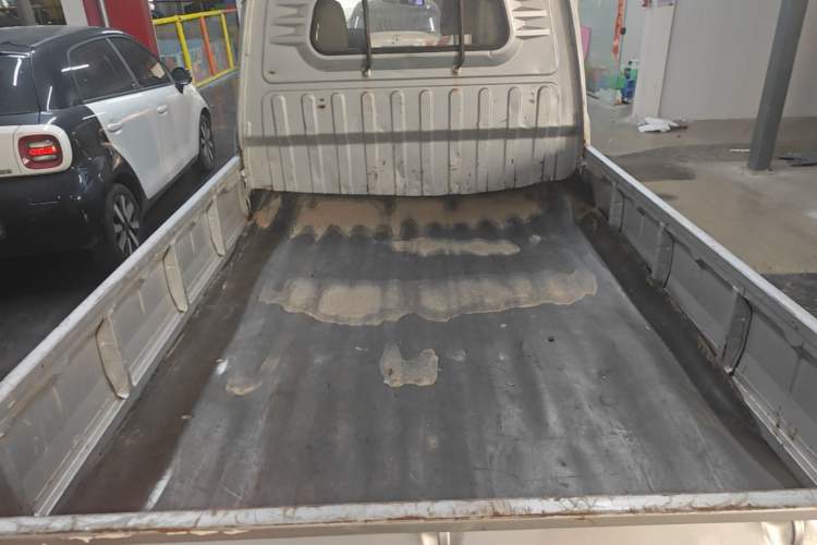 Used Wuling Rongguang Small Truck 2020 1.5L Base Version China VI Standard Double-Cab L3C Trunk