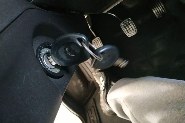 Used Wuling Rongguang Small Truck 2020 1.5L Base Version China VI Standard Single-Row L3C Vehicle Key