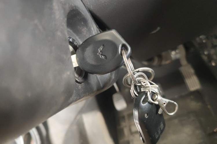 Used Wuling Rongguang Small Truck 2020 1.5L Base Version China VI Standard Single-Row L3C Vehicle Key