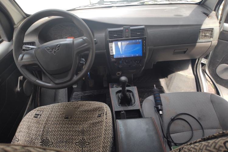 Used Wuling Rongguang Small Truck 2021 1.5L Base Version Double-Cab L3C Center Console