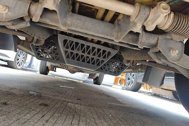 Used Wuling Rongguang Small Truck 2021 1.5L Standard Edition Air-Conditioned Double-Cab L3C Chassis Front