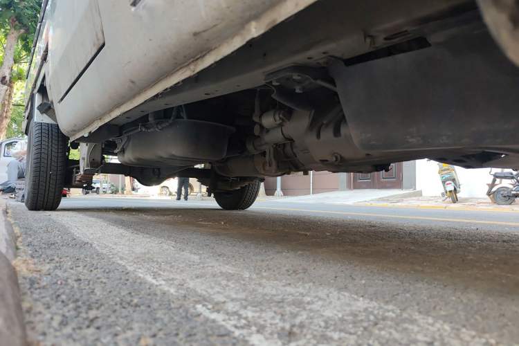 Used Wuling Rongguang Small Truck 2021 1.5L Base Version Double-Cab L3C Chassis Front Right