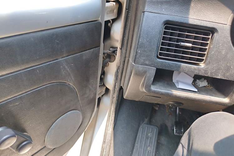 Used Wuling Rongguang Small Truck 2021 1.5L Standard Edition Air-Conditioned Double-Cab L3C Driver Seat
