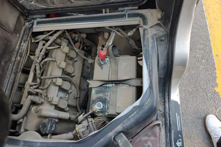 Used Wuling Rongguang Small Truck 2021 1.5L Base Version Double-Cab L3C Engine Bay Left