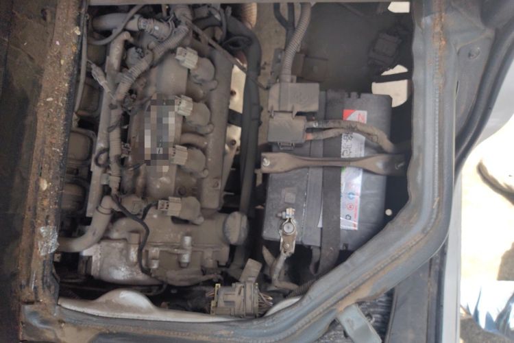 Used Wuling Rongguang Small Truck 2021 1.5L Base Version Double-Cab L3C Engine Bay Left