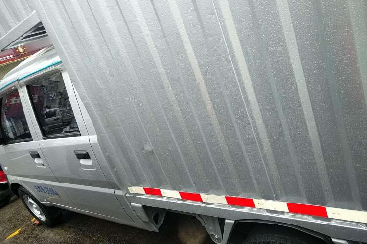 Used Wuling Rongguang Small Truck 2021 1.5L Base Version Double-Cab L3C Exterior 3