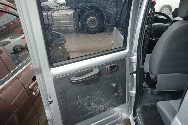 Used Wuling Rongguang Small Truck 2021 1.5L Base Version Double-Cab L3C Interior 8