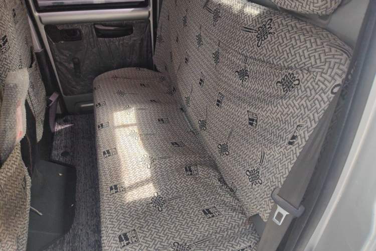 Used Wuling Rongguang Small Truck 2021 1.5L Base Version Double-Cab L3C Left Rear Seat