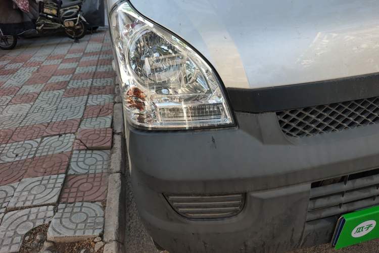 Used Wuling Rongguang Small Truck 2021 1.5L Base Version Double-Cab L3C Right Front Headlight