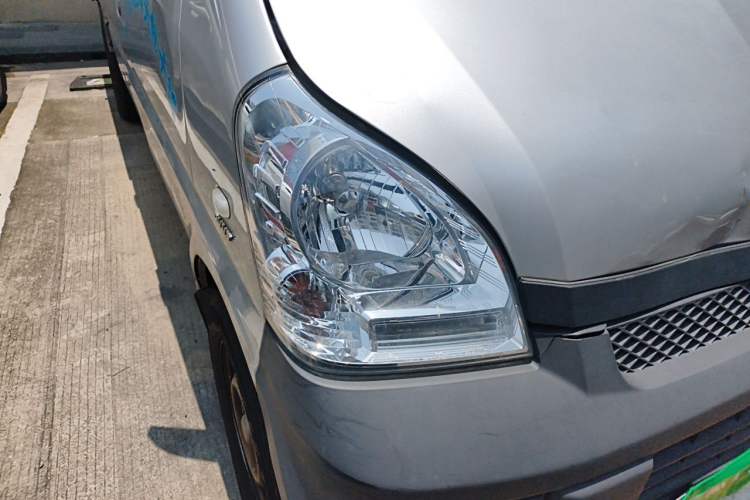 Used Wuling Rongguang Small Truck 2021 1.5L Standard Edition Air-Conditioned Double-Cab L3C Right Front Headlight