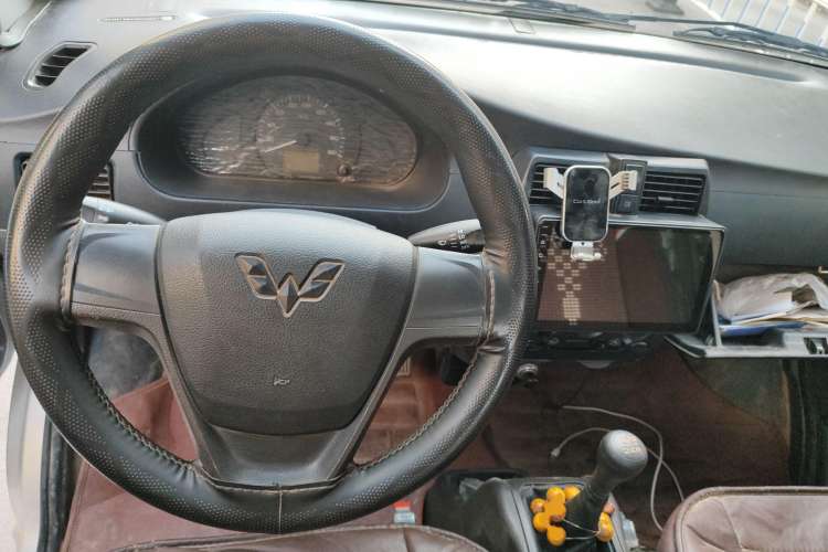 Used Wuling Rongguang Small Truck 2021 1.5L Base Single-Row L3C Steering Wheel