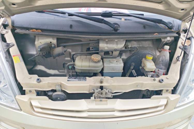 Used Wuling Rongguang Small Truck 2021 1.2L Base Single-Row LSI Engine Bay