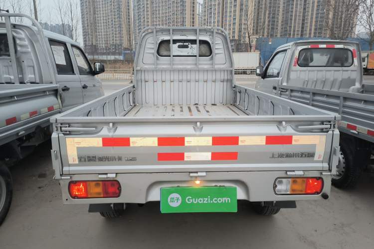 Used Wuling Rongguang Small Truck 2023 1.5L Single-Row LAR Exterior 4