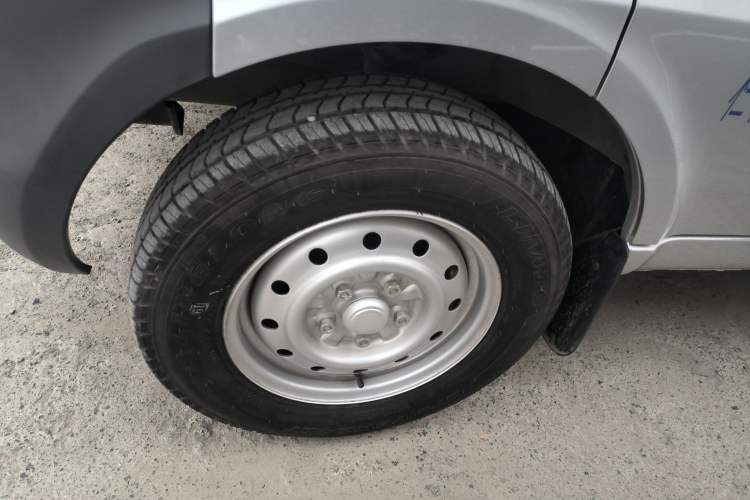 Used Wuling Rongguang Small Truck 2023 1.5L Single-Row LAR Exterior 7