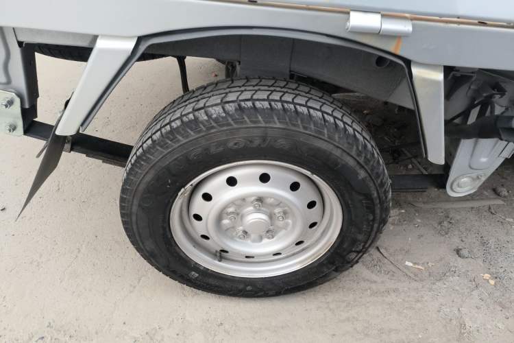Used Wuling Rongguang Small Truck 2023 1.5L Single-Row LAR Exterior 8