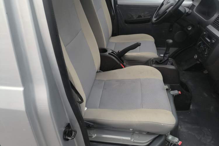 Used Wuling Rongguang Small Truck 2023 1.5L Single-Row LAR Right Front Seat