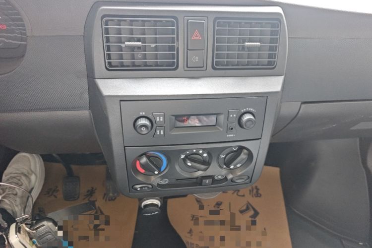 Used Wuling Rongguang Small Truck 2023 1.5L Single-Row LAR Audio And AC Panel
