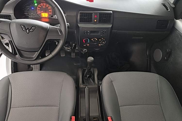 Used Wuling Rongguang Small Truck 2023 1.5L Double-Cab Extended-Length LAR Audio And AC Panel