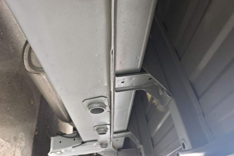 Used Wuling Rongguang Small Truck 2023 1.5L Single-Row LAR Chassis Front Left