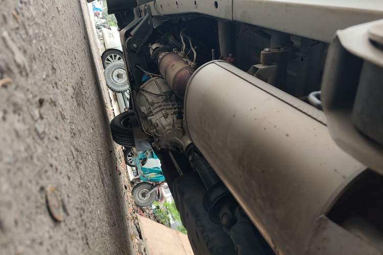 Used Wuling Rongguang Small Truck 2023 1.5L Single-Row LAR Chassis Rear Left