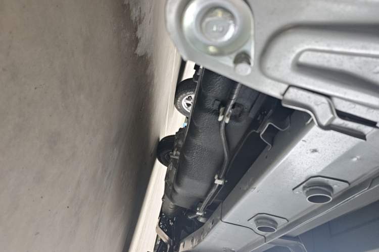 Used Wuling Rongguang Small Truck 2023 1.5L Single-Row LAR Chassis Rear Right