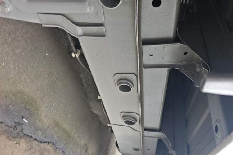 Used Wuling Rongguang Small Truck 2023 1.5L Single-Row LAR Chassis Rear Right