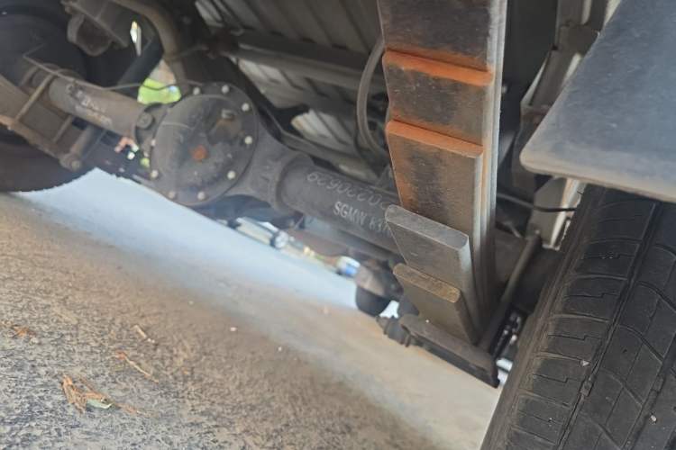 Used Wuling Rongguang Small Truck 2023 1.5L Single-Row LAR Chassis Rear Right