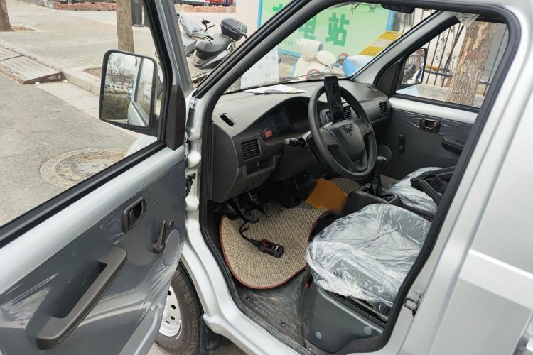 Used Wuling Rongguang Small Truck 2023 1.5L Single-Row LAR Driver Seat