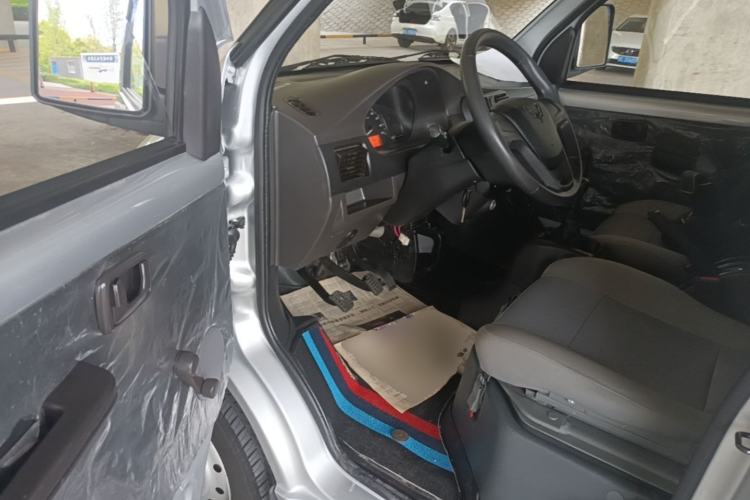 Used Wuling Rongguang Small Truck 2023 1.5L Single-Row LAR Driver Seat