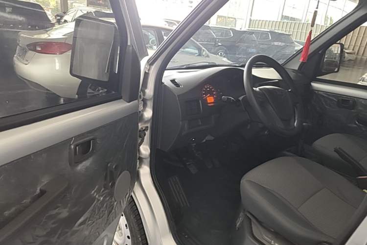 Used Wuling Rongguang Small Truck 2023 1.5L Double-Cab Extended-Length LAR Driver Seat