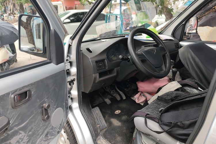 Used Wuling Rongguang Small Truck 2023 1.5L Single-Row LAR Driver Seat