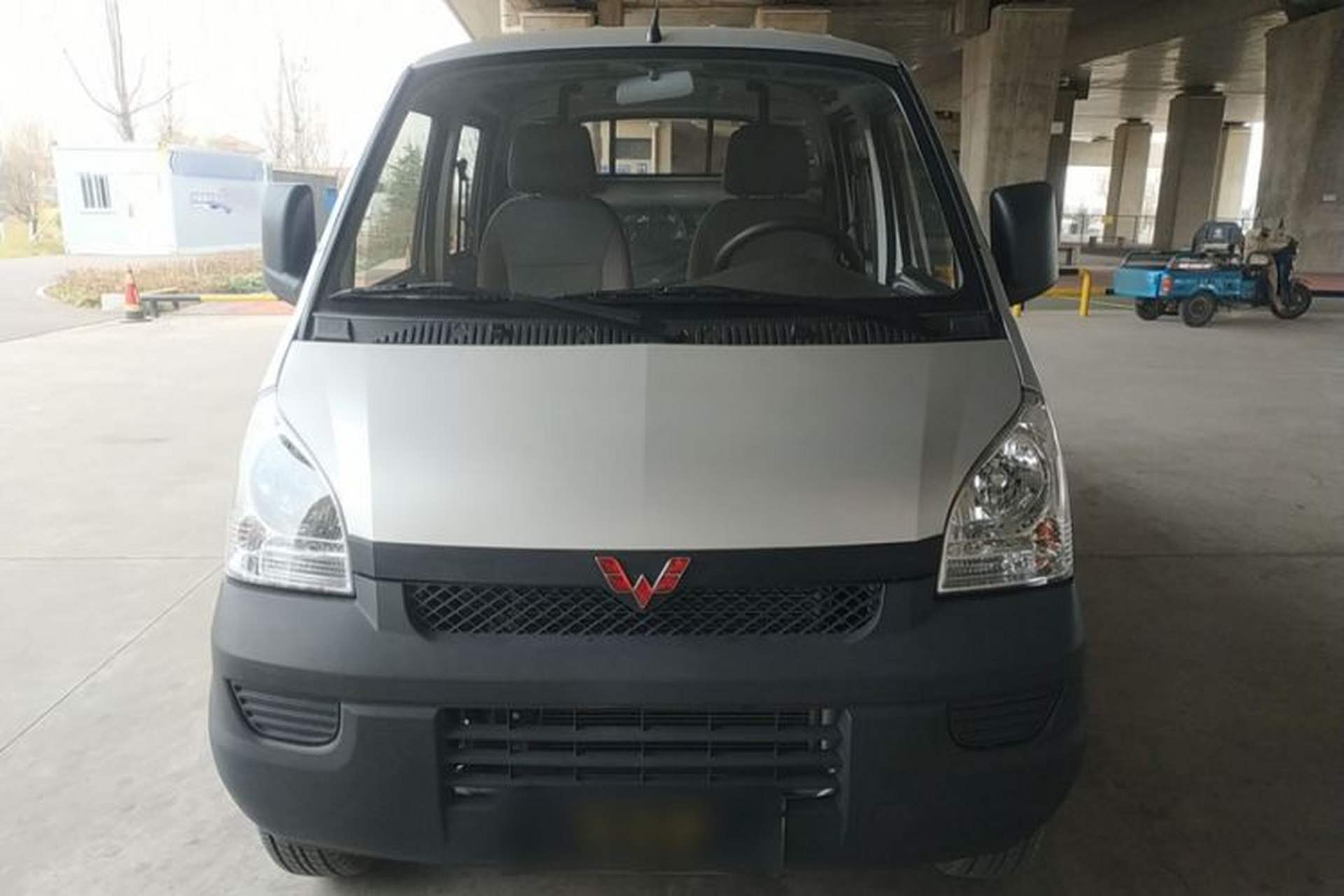 Used Wuling Rongguang Small Truck 2023 1.5L Double-Cab LAR Engine Bay