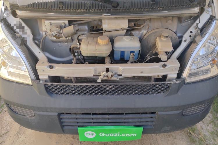 Used Wuling Rongguang Small Truck 2023 1.5L Single-Row LAR Engine Bay