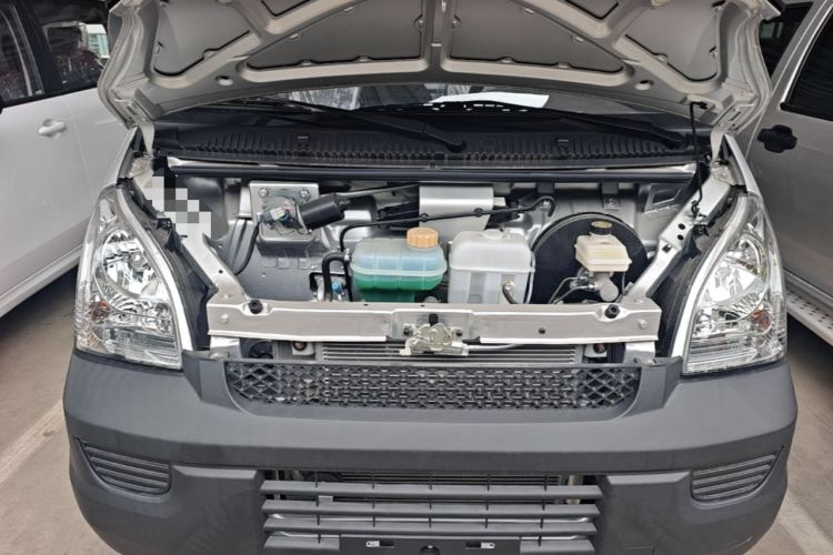 Used Wuling Rongguang Small Truck 2023 1.5L Single-Row LAR Engine Bay