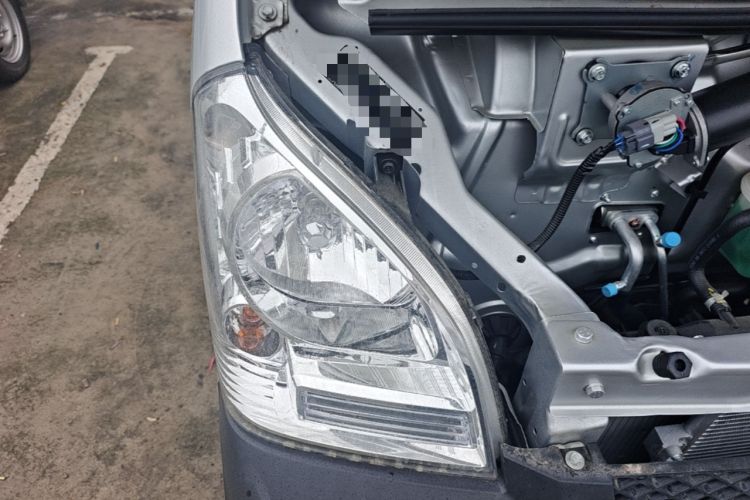 Used Wuling Rongguang Small Truck 2023 1.5L Single-Row LAR Engine Bay Right