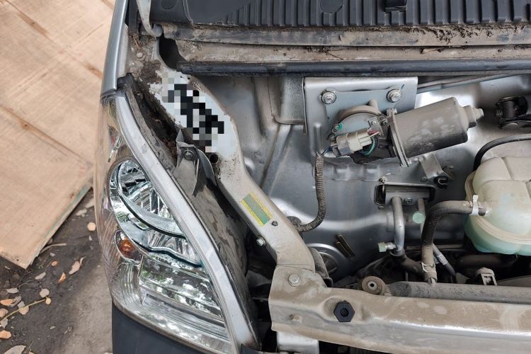 Used Wuling Rongguang Small Truck 2023 1.5L Single-Row LAR Engine Bay Right