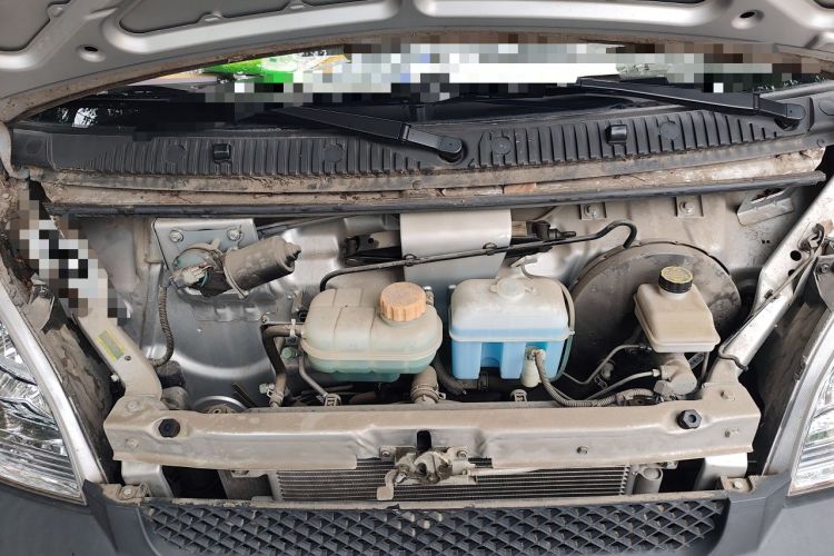 Used Wuling Rongguang Small Truck 2023 1.5L Single-Row LAR Engine Bay