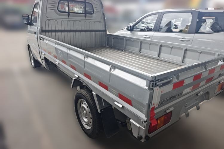 Used Wuling Rongguang Small Truck 2023 1.5L Single-Row LAR Exterior 2