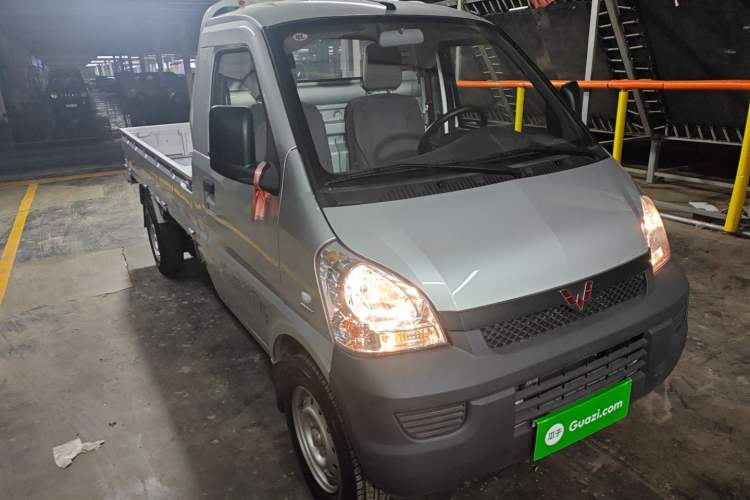 Used Wuling Rongguang Small Truck 2023 1.5L Single-Row LAR Exterior 2
