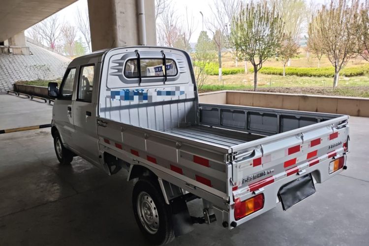 Used Wuling Rongguang Small Truck 2023 1.5L Double-Cab LAR Exterior 2