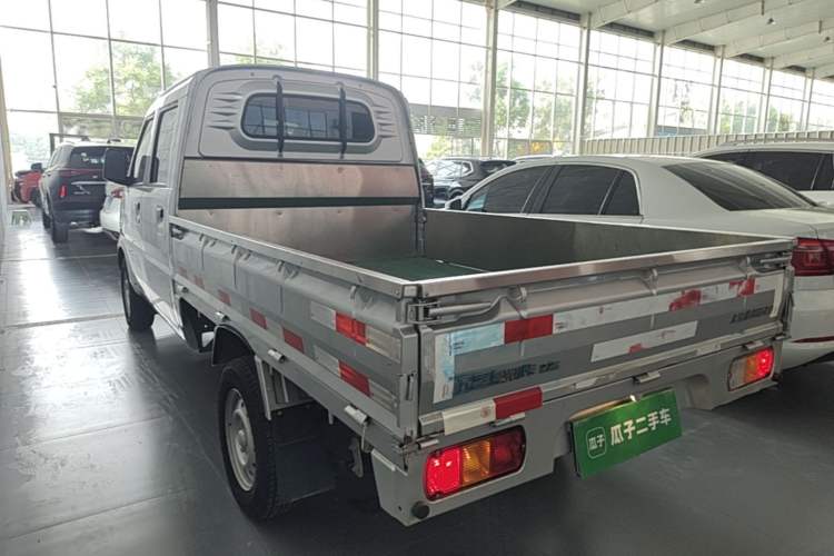 Used Wuling Rongguang Small Truck 2023 1.5L Double-Cab Extended-Length LAR Exterior 2