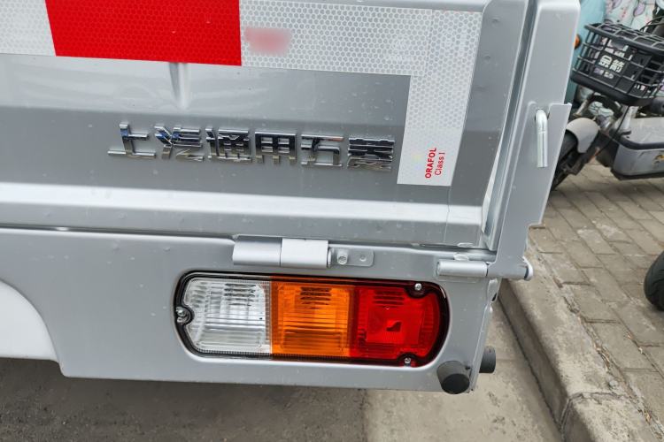 Used Wuling Rongguang Small Truck 2023 1.5L Single-Row LAR Exterior 3