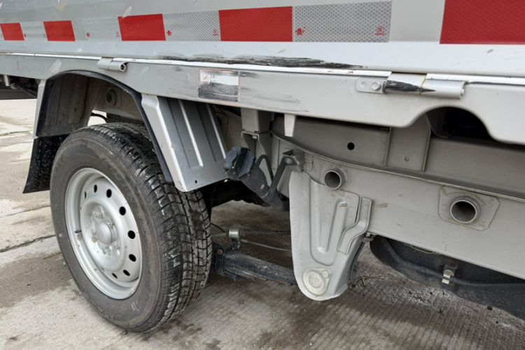 Used Wuling Rongguang Small Truck 2023 1.5L Single-Row LAR Exterior 3