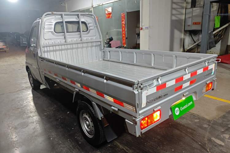 Used Wuling Rongguang Small Truck 2023 1.5L Single-Row LAR Exterior 3