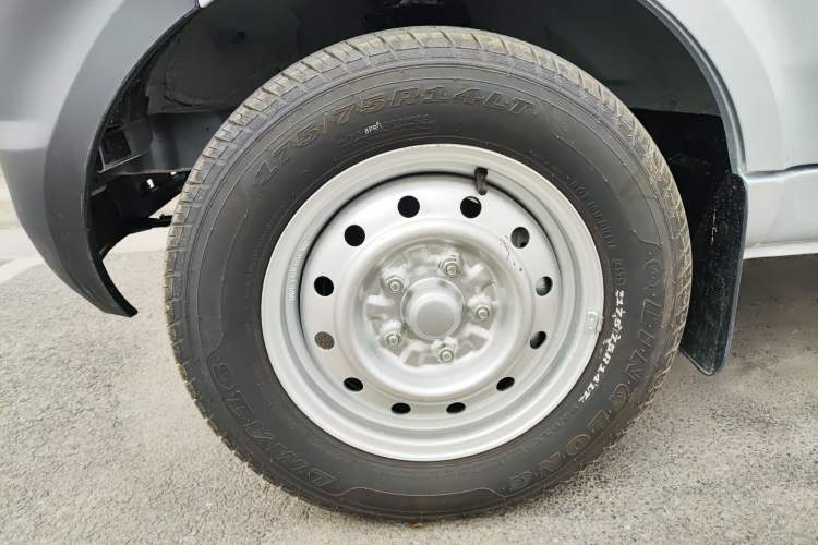 Used Wuling Rongguang Small Truck 2023 1.5L Single-Row LAR Exterior 4