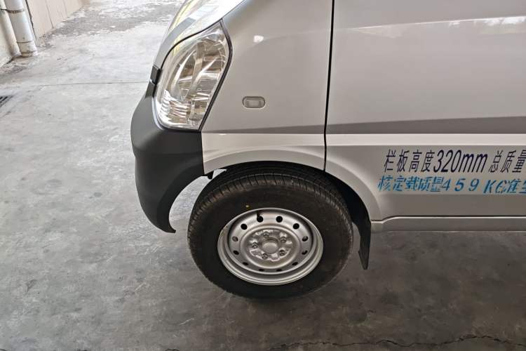 Used Wuling Rongguang Small Truck 2023 1.5L Double-Cab LAR Exterior 4