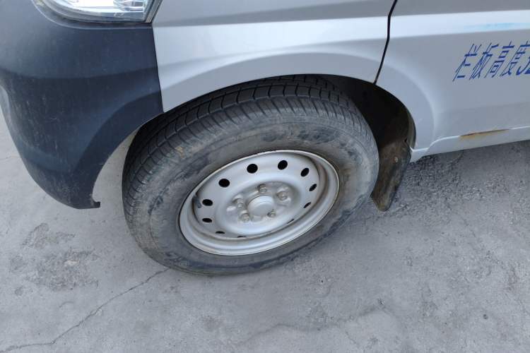Used Wuling Rongguang Small Truck 2023 1.5L Double-Cab LAR Exterior 4