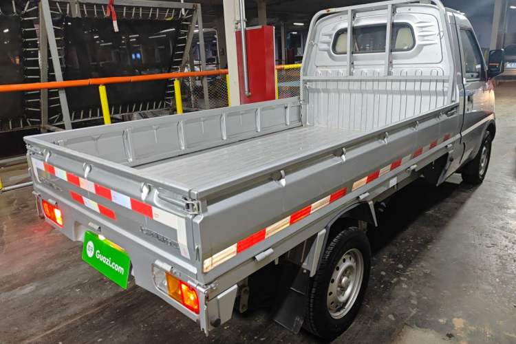Used Wuling Rongguang Small Truck 2023 1.5L Single-Row LAR Exterior 5
